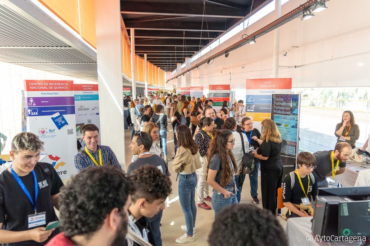 Cartagena reduce el paro y cierra junio con la menor cifra de desempleo desde 2008