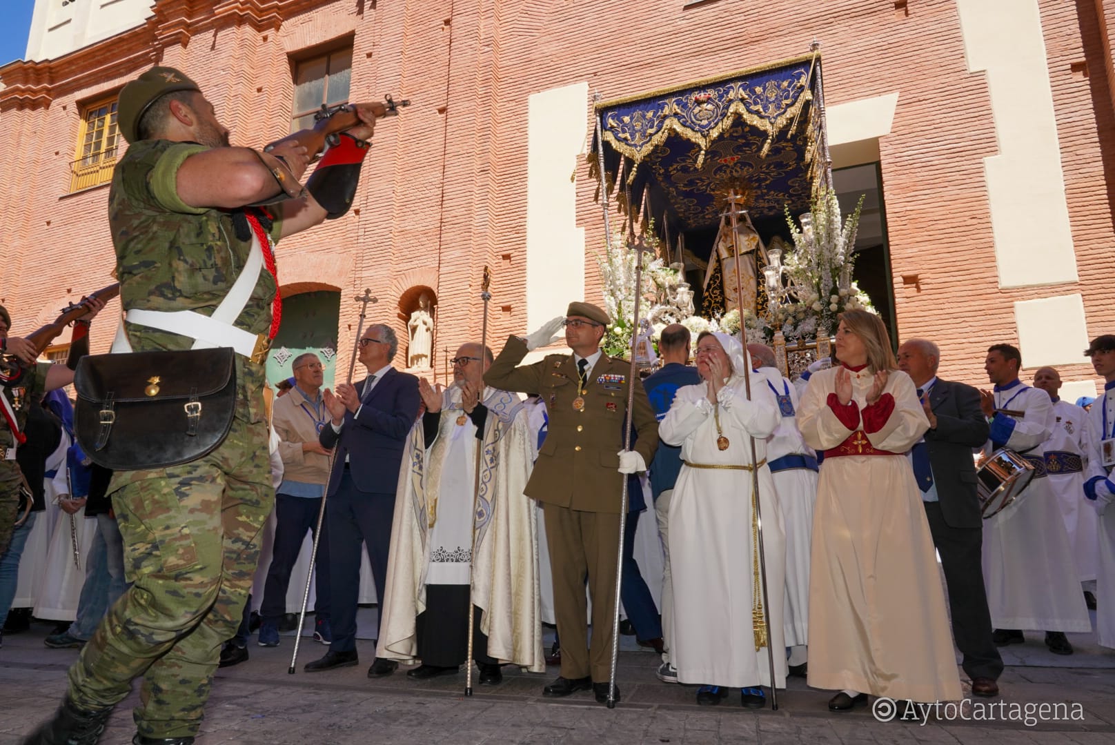 La alegr�a de la Resurrecci�n inunda las calles de Cartagena en el d�a m�s grande de su Semana Santa