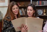 Manuela Velasco y Paula Paz visitan el Museo Carmen Conde - Antonio Oliver de Cartagena