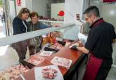 Visita de la alcaldesa a la nueva Carnicer�a Raza, proyecto impulsado por la ADLE