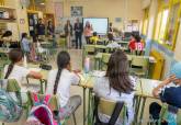 La alcaldesa visita el CEIP Vicente Medina. Junio, 2026.