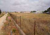 Solar en el que se promueve la construcci�n de un supermercado entre el Boh�o, Los Dolores y el Pol�gono de Santa Ana.