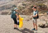 Jornada de limpieza en Cala Salitrona, D�a Mundial de las Playas